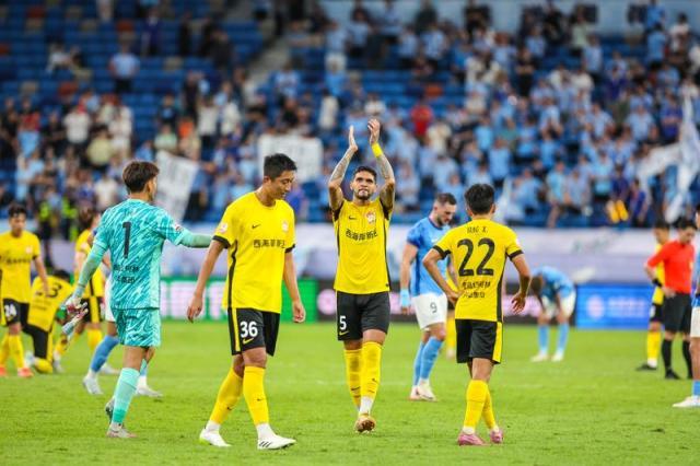 1759131452371093632.jpeg 严益唯:中超掀起读秒狂潮 争冠拼人保级拼命