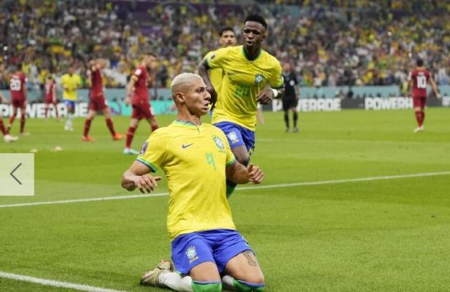 1669364567363057894.jpg 星空体育官网-世界杯球星撞脸!詹皇库兹马兼职 袁弘化身京多安