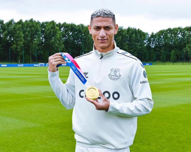 1669364586169009173.jpg 星空体育官网-世界杯球星撞脸!詹皇库兹马兼职 袁弘化身京多安