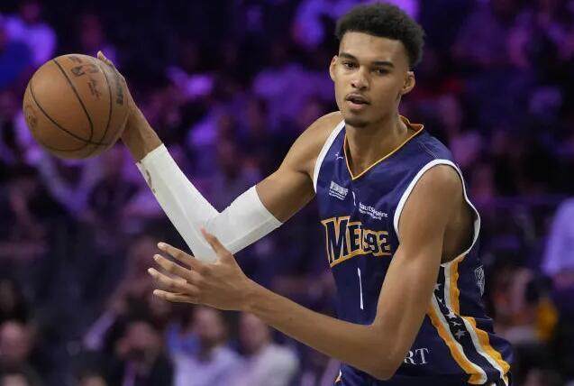 1669364735009051073.jpg 星空体育官网-世界杯球星撞脸!詹皇库兹马兼职 袁弘化身京多安