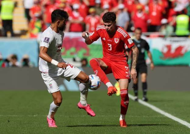 星空投注-【世界杯】首张红牌+首个远射，伊朗读秒2-0十人红龙