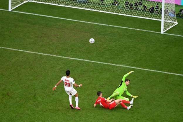 星空投注-【世界杯】首张红牌+首个远射，伊朗读秒2-0十人红龙