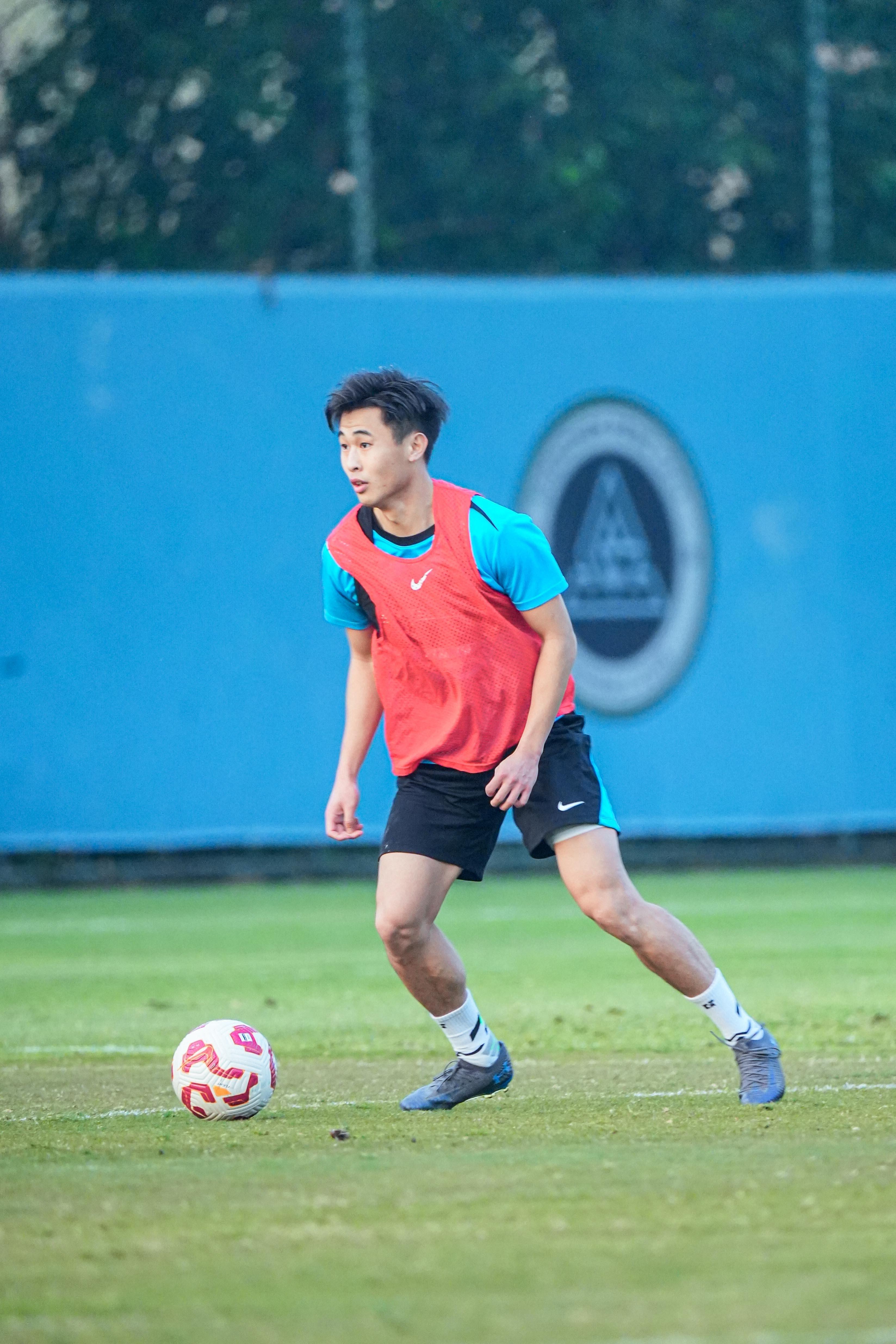 官方:戴伟浚左膝关节外侧半月板撕裂,已完成手术,预计康复期6周