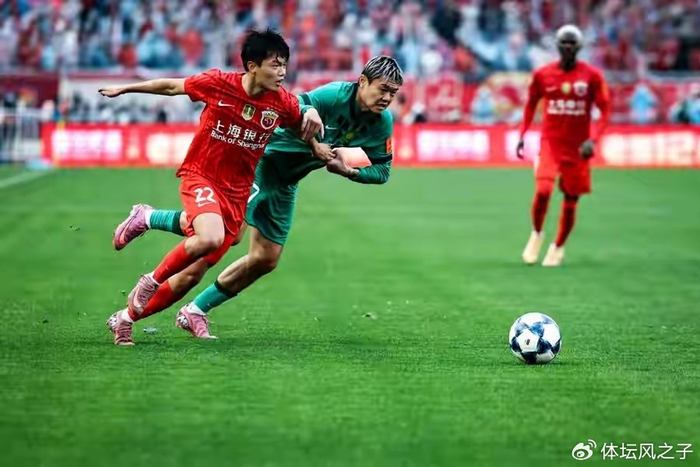 星空体育-海港钱白花了,补强补了个寂寞,球迷不满,卫冕也基本无望了|上海海港|杨希|新赛季|超级杯|克劳德_新浪体育_新浪新闻