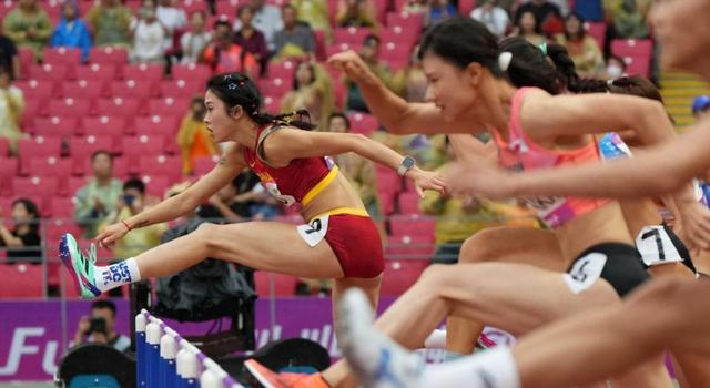 星空官网-吴艳妮跌至亚洲第三她盼室外出彩 44天后战肇庆?厦申外卡给谁?|钻石联赛|田径|肇庆站|上海站|预赛_新浪体育_新浪新闻