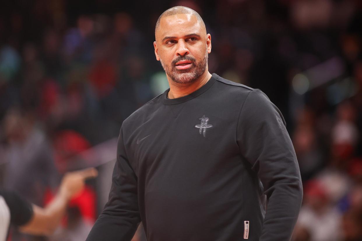 星空体育官网-主场2连败，火箭仍有转机？场均15+3后卫变签约目标，可盘活全队